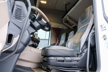 DAF XG+ 530 6x2 dragbil av 2023 års modell