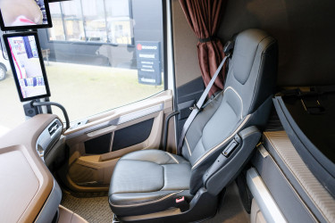 DAF XG+ 530 6x2 dragbil av 2023 års modell