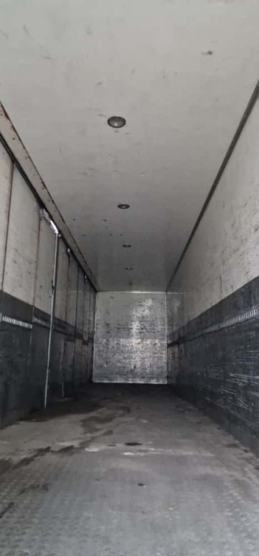 Kaupe 4 axlad skåpvagn reparationsobjekt