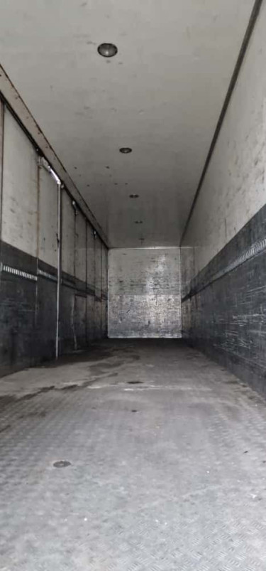 Kaupe 4 axlad skåpvagn reparationsobjekt