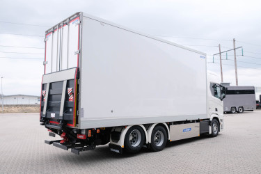 R 660 Närko skåpbil – Pris sänkt, redo att levereras!