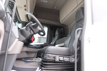 R 660 Närko skåpbil – Pris sänkt, redo att levereras!