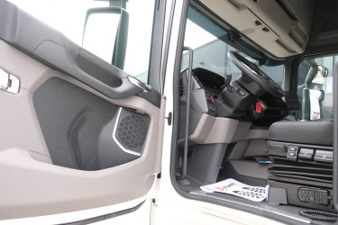 R 660 Närko skåpbil – Pris sänkt, redo att levereras!