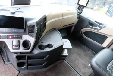 Actros 2753 6x2 dragbil