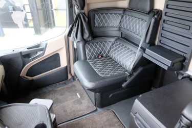 Actros 2753 6x2 dragbil