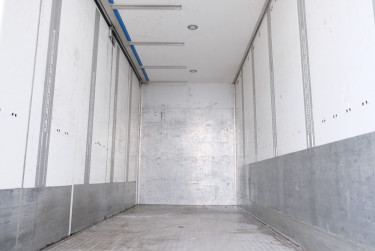 Scania R580 6x2 Ekeri skåpbil med öppningsbar sida