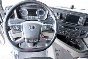 Scania R580 6x2 Ekeri skåpbil med öppningsbar sida