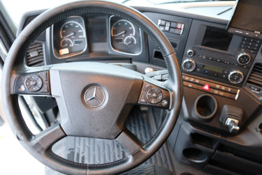 Actros 2753 FRC skåpbil