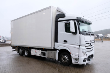 Actros 2753 FRC skåpbil