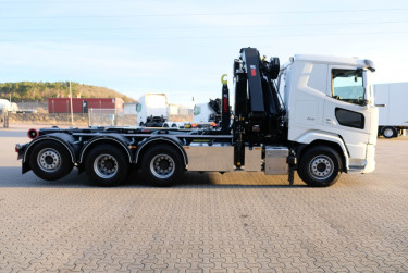 XF 530 8x4*4 Lastväxlar kranbil Tridem