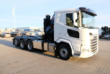 XF 530 8x4*4 Lastväxlar kranbil Tridem