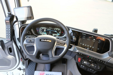 XF 530 8x4*4 Lastväxlar kranbil Tridem