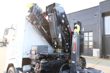 XF 530 8x4*4 Lastväxlar kranbil Tridem