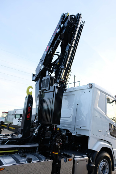 XF 530 8x4*4 Lastväxlar kranbil Tridem