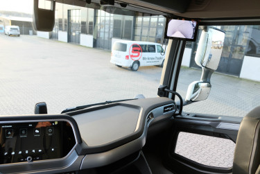 XF 530 8x4*4 Lastväxlar kranbil Tridem