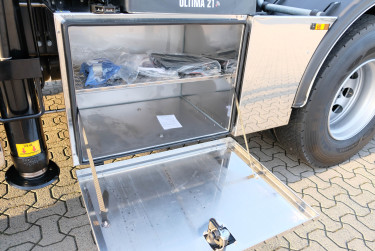 XF 530 8x4*4 Lastväxlar kranbil Tridem