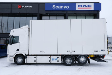 Ny R 560 6x2*4 Ekeri skåpbil