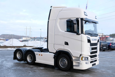 S 660 6x2 dragbil endast 12 400 mil