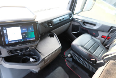 S 660 6x2 dragbil endast 12 400 mil