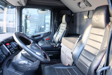 S 660 6x2 dragbil endast 12 400 mil