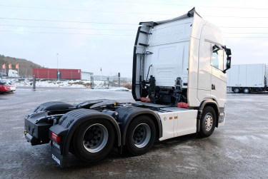 S 660 6x2 dragbil endast 12 400 mil