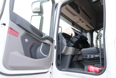 S 660 6x2 dragbil endast 12 400 mil