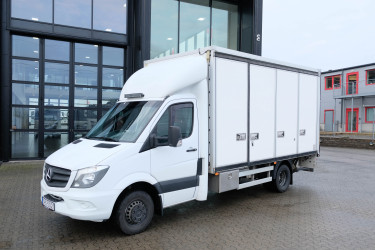 Sprinter 519 skåpbil med öppningsbar sida 