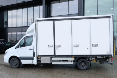 Sprinter 519 skåpbil med öppningsbar sida 