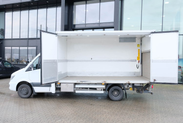 Sprinter 519 skåpbil med öppningsbar sida 