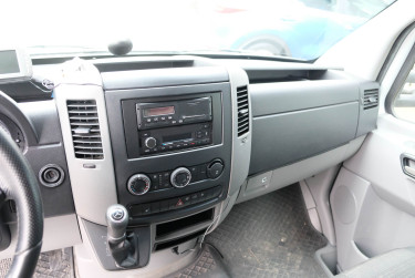 Sprinter 519 skåpbil med öppningsbar sida 