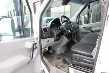 Sprinter 519 skåpbil med öppningsbar sida 