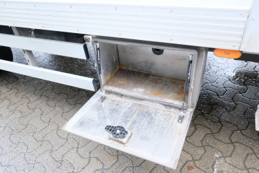 Sprinter 519 skåpbil med öppningsbar sida 