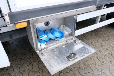 Sprinter 519 skåpbil med öppningsbar sida 