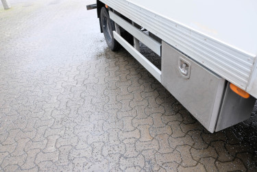 Sprinter 519 skåpbil med öppningsbar sida 