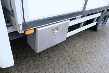 Sprinter 519 skåpbil med öppningsbar sida 