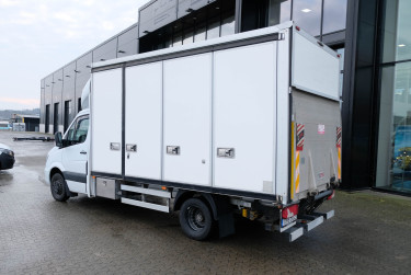 Sprinter 519 skåpbil med öppningsbar sida 