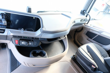 Fabriksny XG 530 FTS 6x2 dragbil med hjulbas 4000 mm