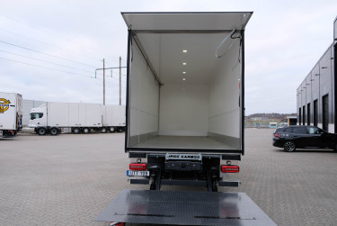 Ny XD 410 4x2 skåpbil för omgående leverans