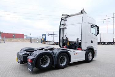 S 660 6x2 dragbil av 2024 års modell