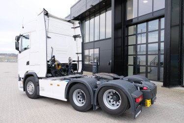 S 560 6x2 dragbil av 2024 års modell