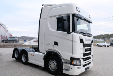 S 560 6x2 dragbil av 2024 års modell