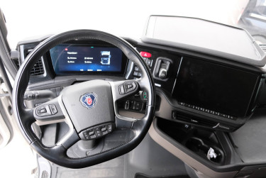 S 560 6x2 dragbil av 2024 års modell