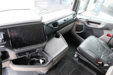 S 560 6x2 dragbil av 2024 års modell