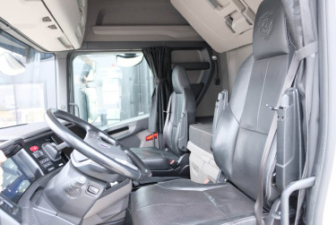 S 560 6x2 dragbil av 2024 års modell