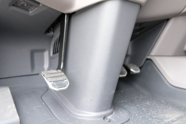 R 590 8x4*4 Tridem chassi