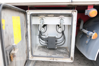 Limetec 4-axlad skåpsläpvagn öppningsbar v/h Sida