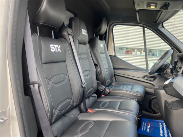 Renault Master AUT. 3500 kg STX Hästbuss 