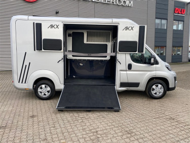 Opel Movano AUT. 3500 kg hästbuss