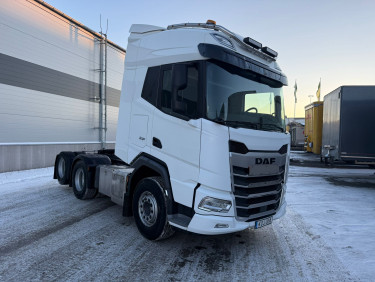 DAF XF 530 FTS 6x2 dragbil av 2022 års modell
