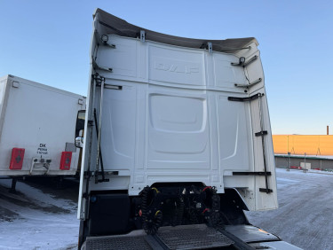 DAF XF 530 FTS 6x2 dragbil av 2022 års modell